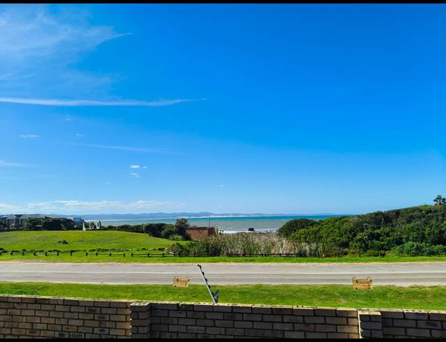 5 BEDROOM HOUSE FOR SALE IN WAVECREST